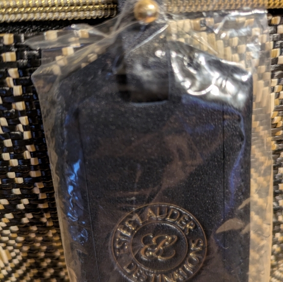 Woven Zigzag Patterned Storage Box - Picture 3 of 7